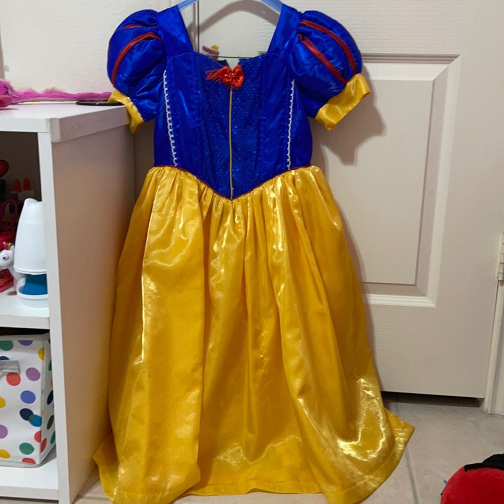 Snow White dress